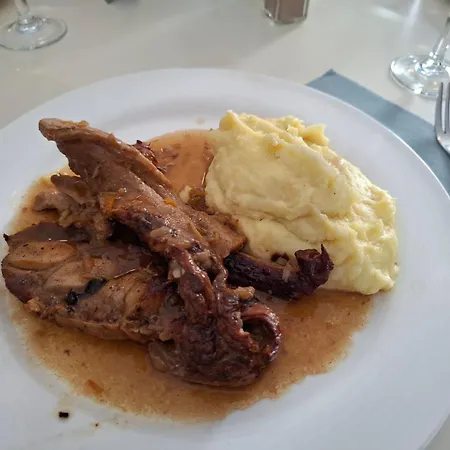 Le Bratoria, Anciennement Le Saint Vincent 酒店 3*