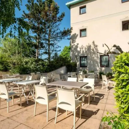 Le Saint Vincent Lyon Sud Hotel 3*