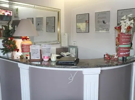Le Saint Vincent Lyon Sud Hotel 3*