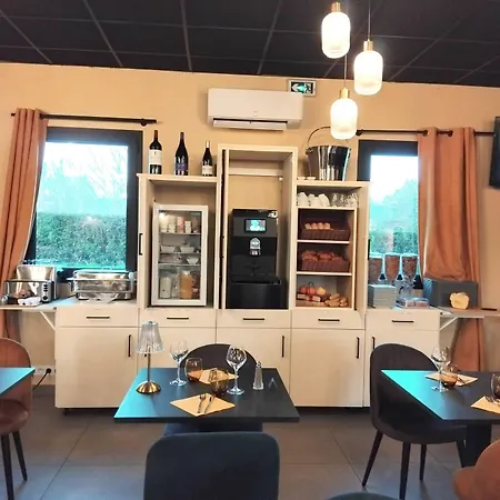 Le Bratoria, Anciennement Le Saint Vincent Hotel